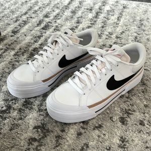 Nike court legacy lift white, black, orange 9.5